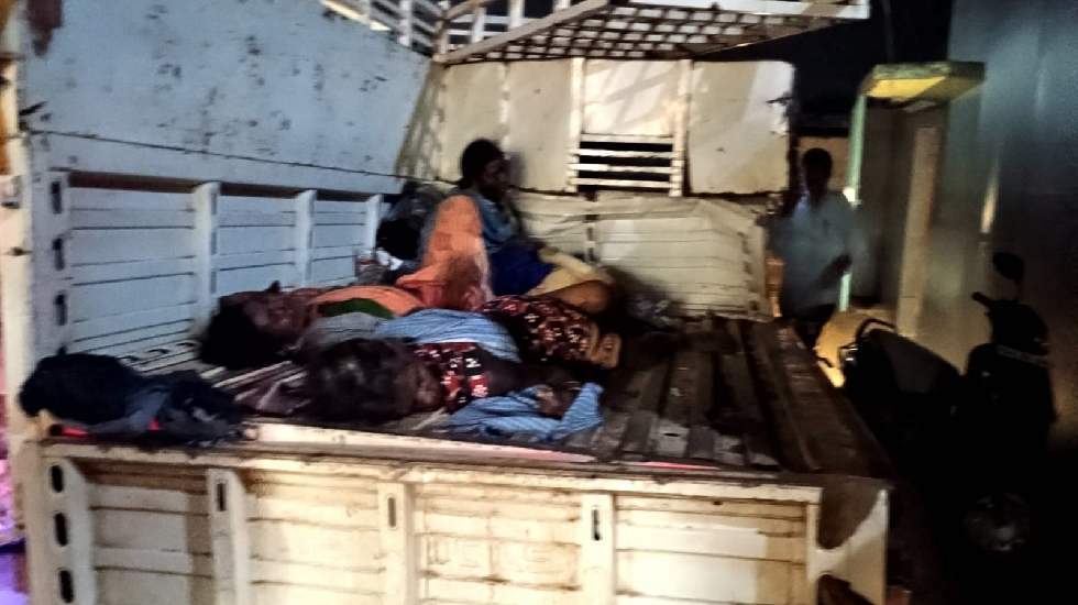 CG : पिकअप और अज्ञात वाहन की आमने-सामने जबरदस्त भिड़ंत, तीन म... - CG Sandesh