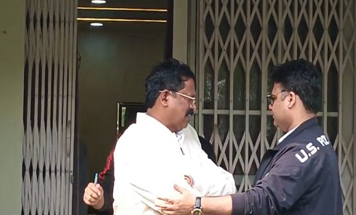 CG BREAKING : आईटी छापे के बीच डॉक्टरों की टीम पहुंची अमरजीत भगत के घर
