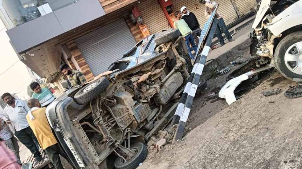 SDM की गाड़ी ने बारातियों से भरी ईको कार को मारी टक्कर, दुल्ह... - CG Sandesh