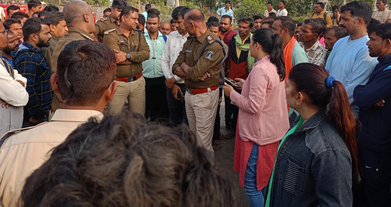 बसना : मृतकों को मुआवजा देने में देरी, टोल प्रशासन के रवैये ... - CG Sandesh