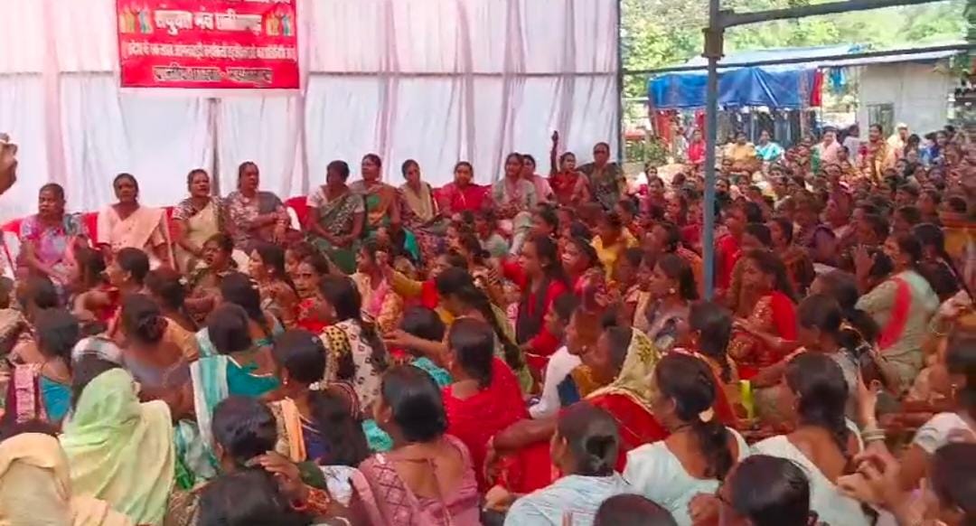 महासमुंद : 8 सूत्रीय मांगों को लेकर आंगनबाड़ी कार्यकर्ताओं न... - CG Sandesh