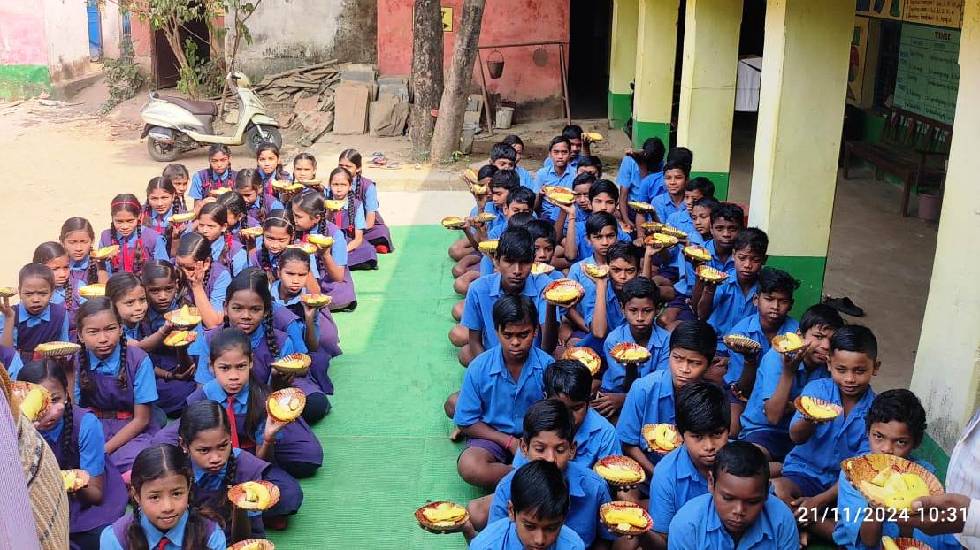महासमुंद जिले में 507 न्योता भोज आयोजित, 29251 विद्यार्थी हु... - CG Sandesh