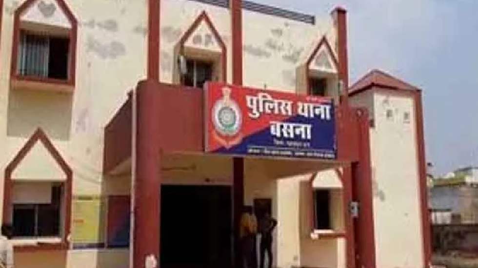 बसना : बर्थडे पार्टी में खाना पीना कम हो गया कहते हुये गाली ... - CG Sandesh