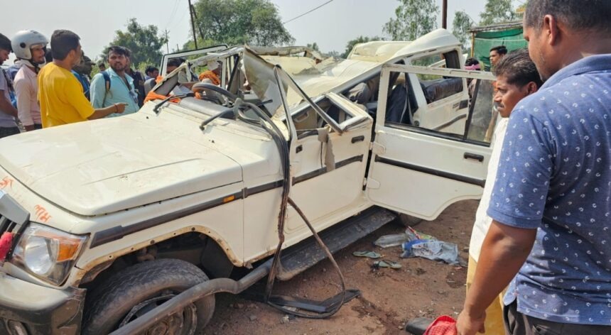 CG : तेज रफ्तार बोलेरो का फटा टायर, पलटने से सवार तीन लोगों ... - CG Sandesh