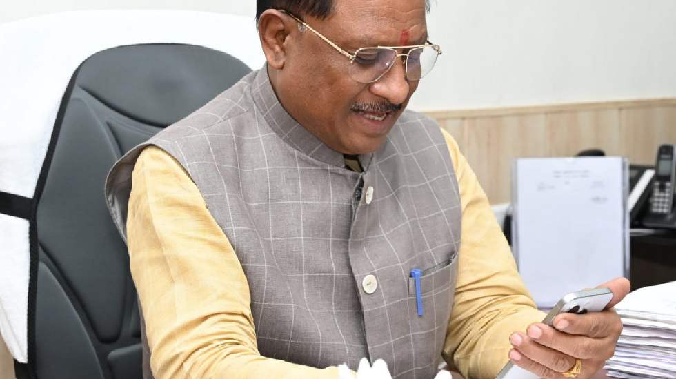 CG : मजदूर की बेटी रितिका के जज़्बे को मुख्यमंत्री ने सराहा - CG Sandesh