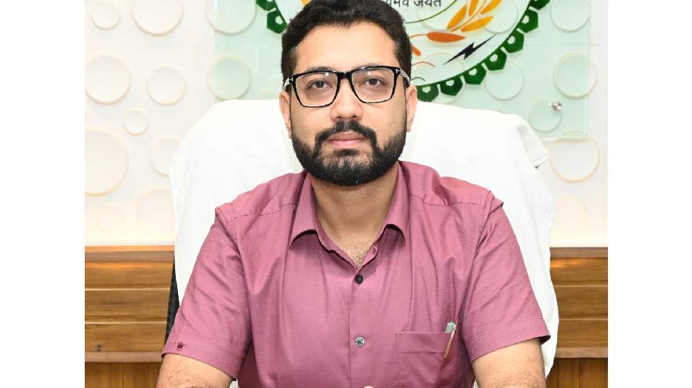 महासमुंद : जिले में मजदूरों के पलायन को रोकने के लिए कलेक्टर... - CG Sandesh