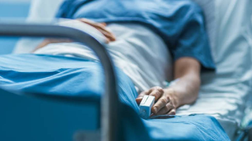 कोमाखान : पिकअप की चपेट में आए बाइक सवार ने अस्पताल में तोड़ा दम