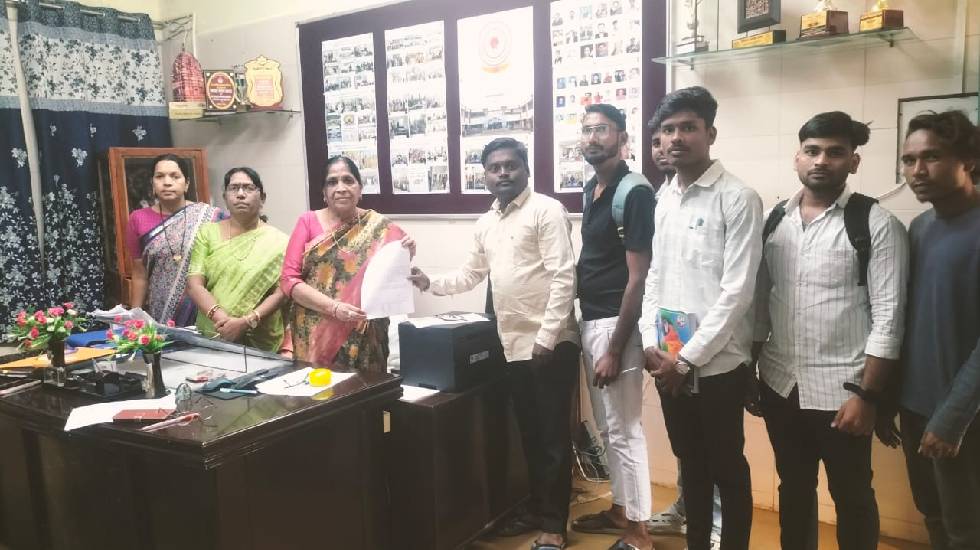 महासमुंद : प्रथम वर्ष प्राइवेट छात्रों के लिए पंजीयन की प्रक... - CG Sandesh