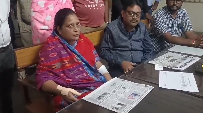 महासमुंद : नगर पालिका अध्यक्ष और पूर्व पार्षद के बीच मारपीट,... - CG Sandesh