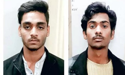  घूम-घूम कर मोबाइल लूटने के आरोप में नाबालिग सहित तीन दबोचे गए