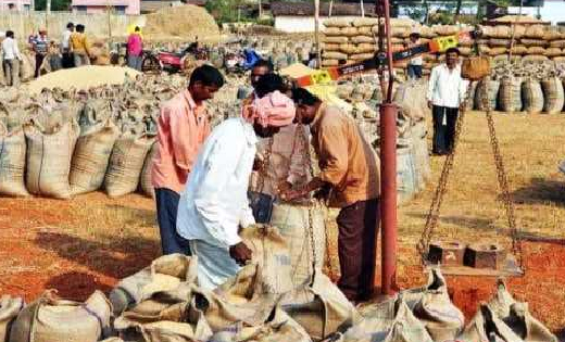 बसना : दो साल का बकाया बोनस खाते में नहीं पहुंचा तो करें ये ... - CG Sandesh
