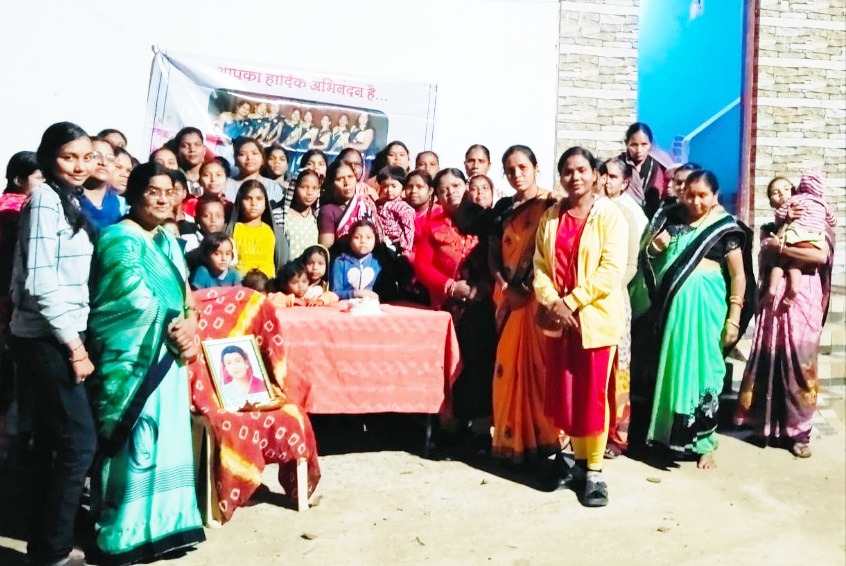 द क्वींस ग्रुप सरायपाली के द्वारा सावित्रीबाई फुले की जयंती ... - CG Sandesh