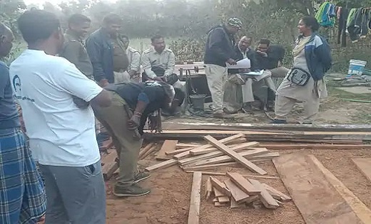 लाखों के चिरान और लकड़ी जब्त...बढ़ई के घर वन विभाग ने मारा छ... - CG Sandesh