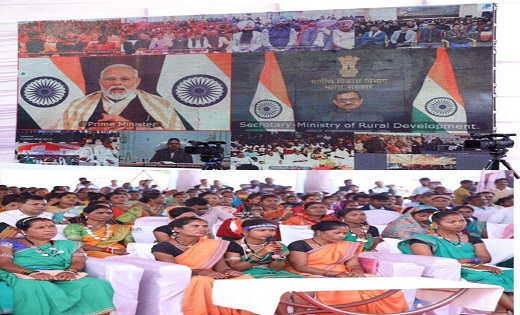 भूमिका ने बताया वन धन योजना सहित विभिन्न योजनाओं का मिल रहा लाभ