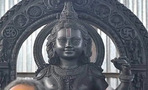 मंत्रमुग्ध कर देगी रामलला की झलक, माथे पर तिलक और हाथों में ... - CG Sandesh