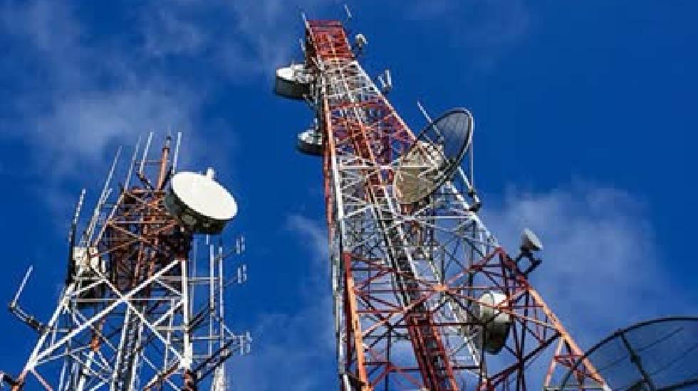 छत्तीसगढ़ : माओवादियों ने मोबाइल कंपनी के टावर में की आगजनी - CG Sandesh