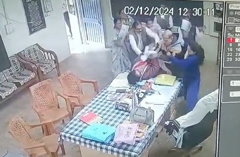 CG : प्रधान पाठक ने महिला बीईओ से की मारपीट, गला दबाकर टेबल ... - CG Sandesh