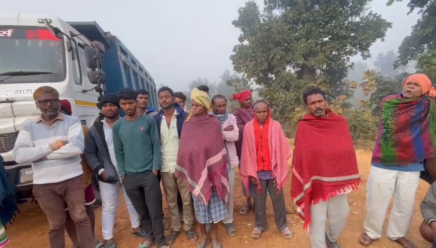 महासमुंद : अवैध रेत घाट पर मारपीट, ग्रामीण हुए लामबंद - CG Sandesh