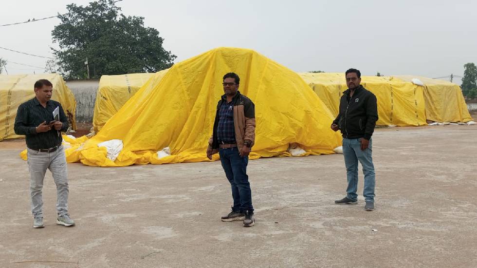 महासमुंद : असामयिक बारिश को देखते हुए उपार्जन केन्द्रों में ... - CG Sandesh