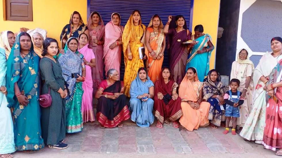 महासमुंद : सफलता की कहानी : महतारी वंदन की राशि को जमा कर अह... - CG Sandesh
