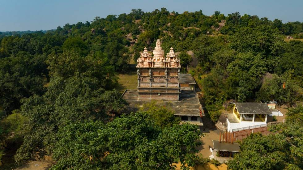 नैसर्गिक झरनों, गुफाओं, पहाड़ो-पठारों और नदियों से शुमार है ज... - CG Sandesh