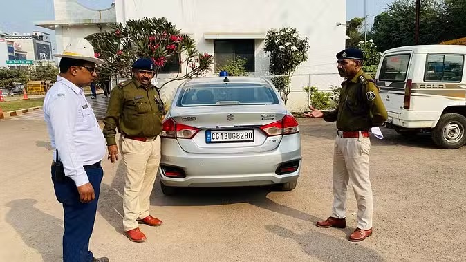CG : फर्जी पुलिस वाला गिरफ्तार, टोल प्लाजा पर टोल बचाने बन ज... - CG Sandesh