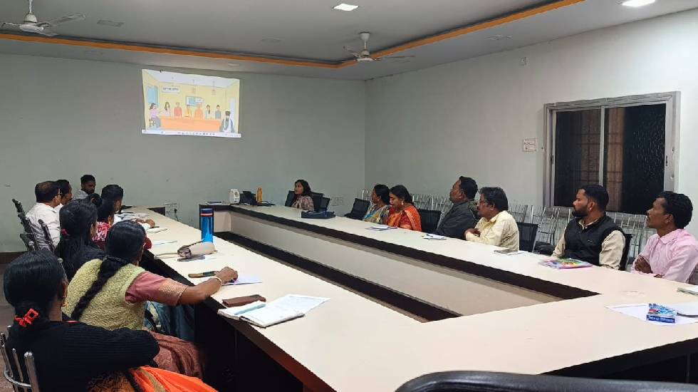 महासमुंद : जिले में प्राथमिक शिक्षा गुणवत्ता सुधार पर पंचायत... - CG Sandesh
