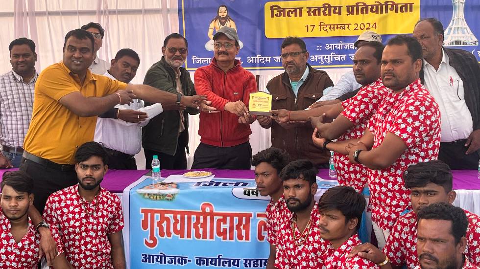 महासमुंद : गुरु घासीदास लोक कला महोत्सव में जय सतनाम पंथी पा... - CG Sandesh