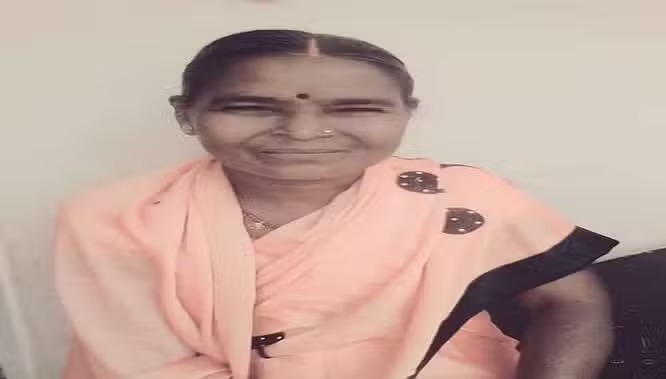CG NEWS : गोबर बिनने गई महिला की संदिग्ध मौत - CG Sandesh