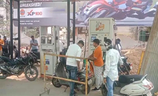  नए हिट एंड रन कानून को लेकर ड्राइवरों का आक्रोश, पेट्रोल डीजल सहित बढ़ सकते है खाद्य सामग्रियों के दाम…
