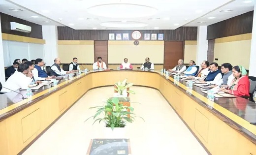 सीएम विष्णुदेव साय आज लेंगे कैबिनेट की बैठक, इन विषयों पर चर्चा की संभावना