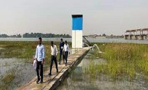 एनीकट से तालाब भरने की योजना का क्रेडा सीईओ ने किया आकस्मिक निरीक्षण
