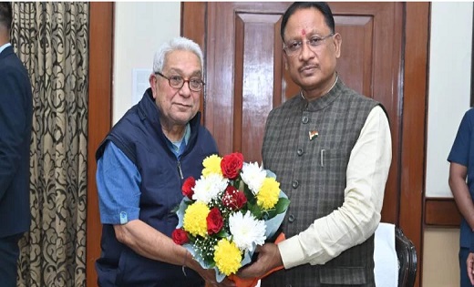 CM विष्णु देव साय से शहीद कर्नल विप्लव त्रिपाठी के पिता ने की मुलाकात..शहीद के प्रतिमा अनावरण का दिया आमंत्रण..