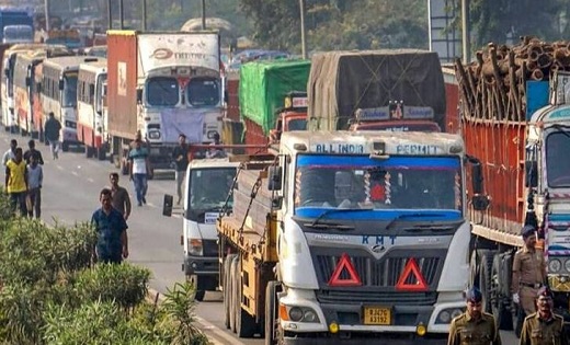 सड़क दुर्घटनाओं पर नियंत्रण हेतु ‘हिट एण्ड रन’ को लेकर ट्रक ड्राइवरों द्वारा अनावश्यक विरोध प्रदर्शन