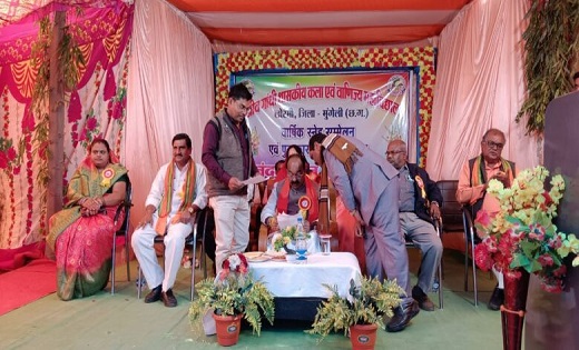 छत्तीसगढ़ शासकीय लघु वेतन कर्मचारी संघ ने अपनी समस्याओं को लेकर डिप्टी सीएम अरुण साव को सौपा ज्ञापन