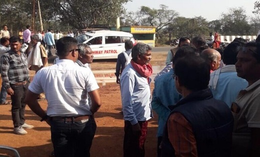 CG NEWS : काॅलेज जा रही छात्राओं को ट्रक ने पीछे से मारी टक्... - CG Sandesh