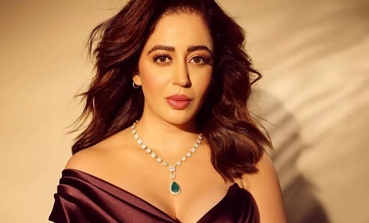 Bigg Boss की एक्स कंटेस्टेंट नेहा पेंडसे के घर हुई लाखों की ... - CG Sandesh