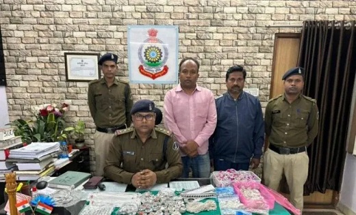 ऑल्टो कार में मिली 11 किलो चांदी - CG Sandesh