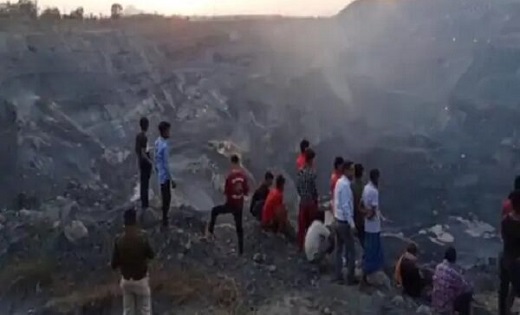 CG NEWS : माइंस में मिट्टी धंसने से 3 लोगों की मौत, दो का हु... - CG Sandesh