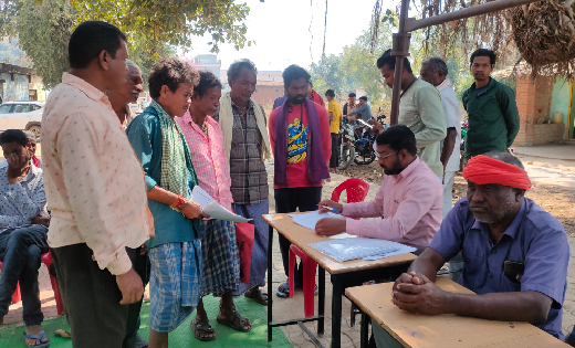 महासमुंद : राजस्व प्रकरणों के निराकरण हेतु ग्राम बंदोरा में ... - CG Sandesh
