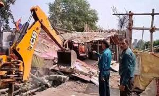 पंकज उपाध्याय हत्याकांड के आरोपी की दुकान पर चला बुलडोजर..सर... - CG Sandesh