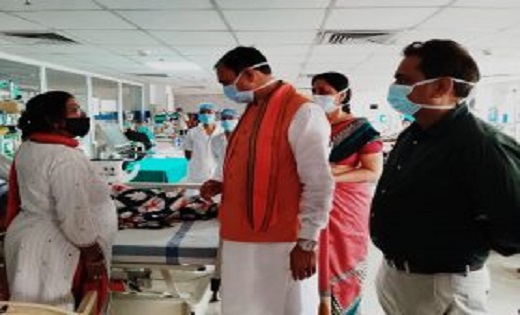 अंबेडकर अस्पताल पहुंचे स्वास्थ्य मंत्री,मरीजों से की मुलाकात, अधिकारीयों को व्यवस्था दुरुस्त करने दिए निर्देश