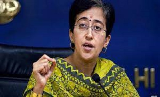  कल सीएम केजरीवाल को दिया था नोटिस...आप मंत्री आतिशी के घर फ... - CG Sandesh