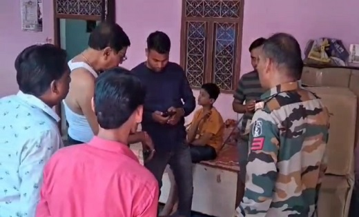 शादी समारोह में शामिल होने गए व्यवसायी के घर 10 लाख की हुई च... - CG Sandesh