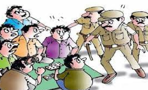बसना : स्ट्रीट लाईट के नीचे जुआ खेल रहे चार जुआरी गिरफ्तार - CG Sandesh