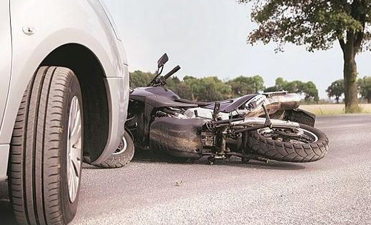 सरायपाली : कार की ठोकर से बाइक सवार की मौत - CG Sandesh