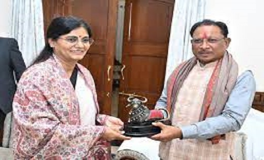 CM साय ने केंद्रीय राज्यमंत्री अनुप्रिया पटेल से की मुलाकात