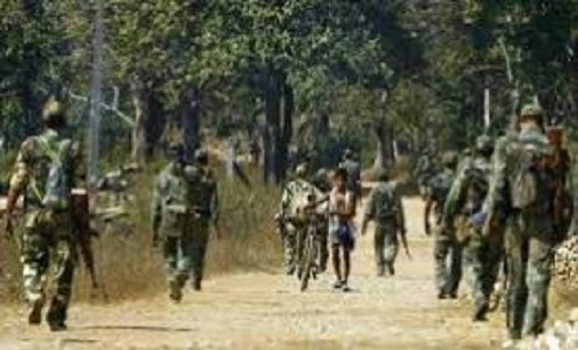 अपहृत मजदूर और ठेकेदार को नक्सलियों ने किया रिहा, सकुशल लौटे घर