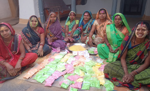 महासमुंद : होली के लिए हर्बल गुलाल बनाने में जुटी जय माता दी... - CG Sandesh