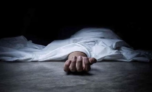 हत्या या आत्महत्या : फसल की रखवाली करने गए किसान की खेत में मिली जली हुई लाश